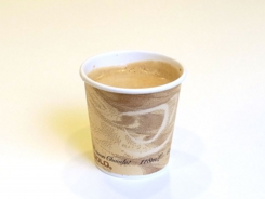 ミスター・イングリッシュ・Coffee24/7ドライブスルーがお届けする、生豆から焙煎して仕上げた本格エスプレッソを使用して淹れた、エスプレッソです。